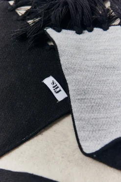 Fits Knitted Scarf
