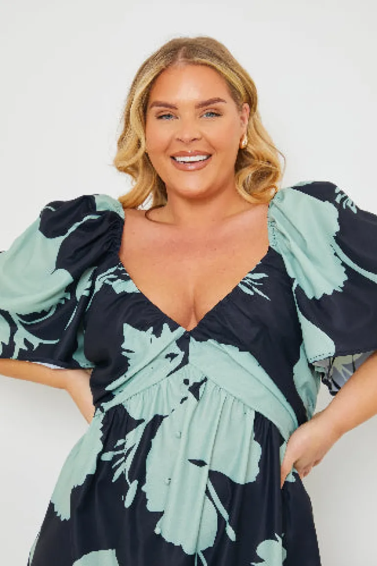 Printed Flutter Sleeve Ruched Bust Midi Dress