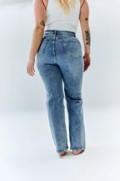 Sienna Straight Leg Jean
